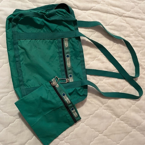 Lesportsac Handbags - Lesportsac Green Shoulder Bag